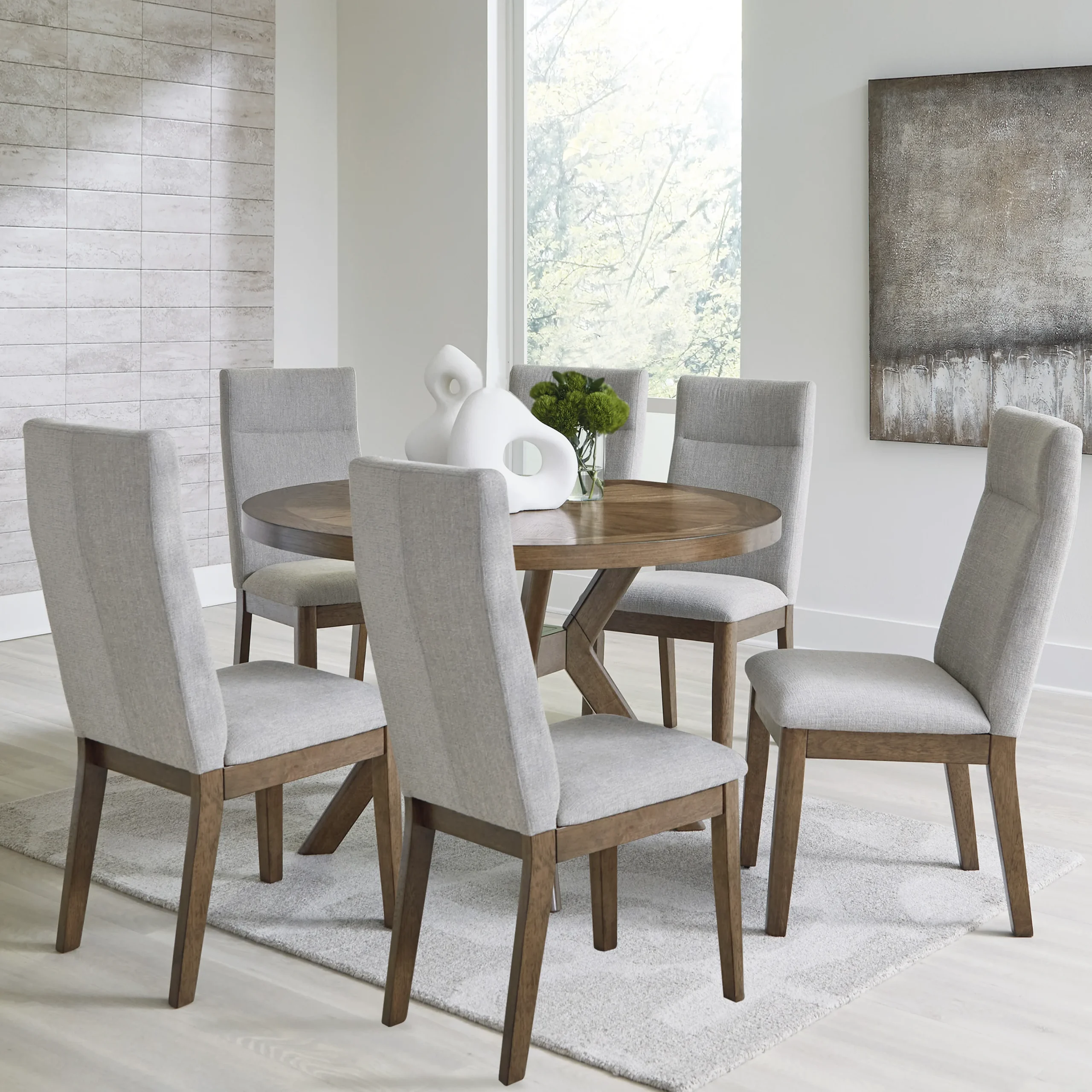 Roanhowe 6 Seater Round Dining Set United Furniture